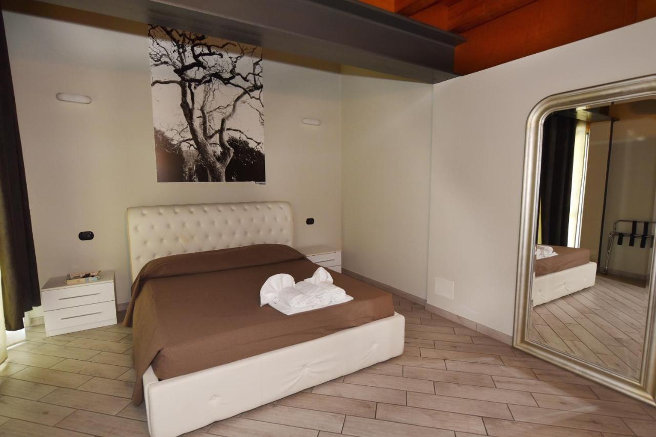La Terrazza Sul Lago Peschiera del Garda Ngoại thất bức ảnh