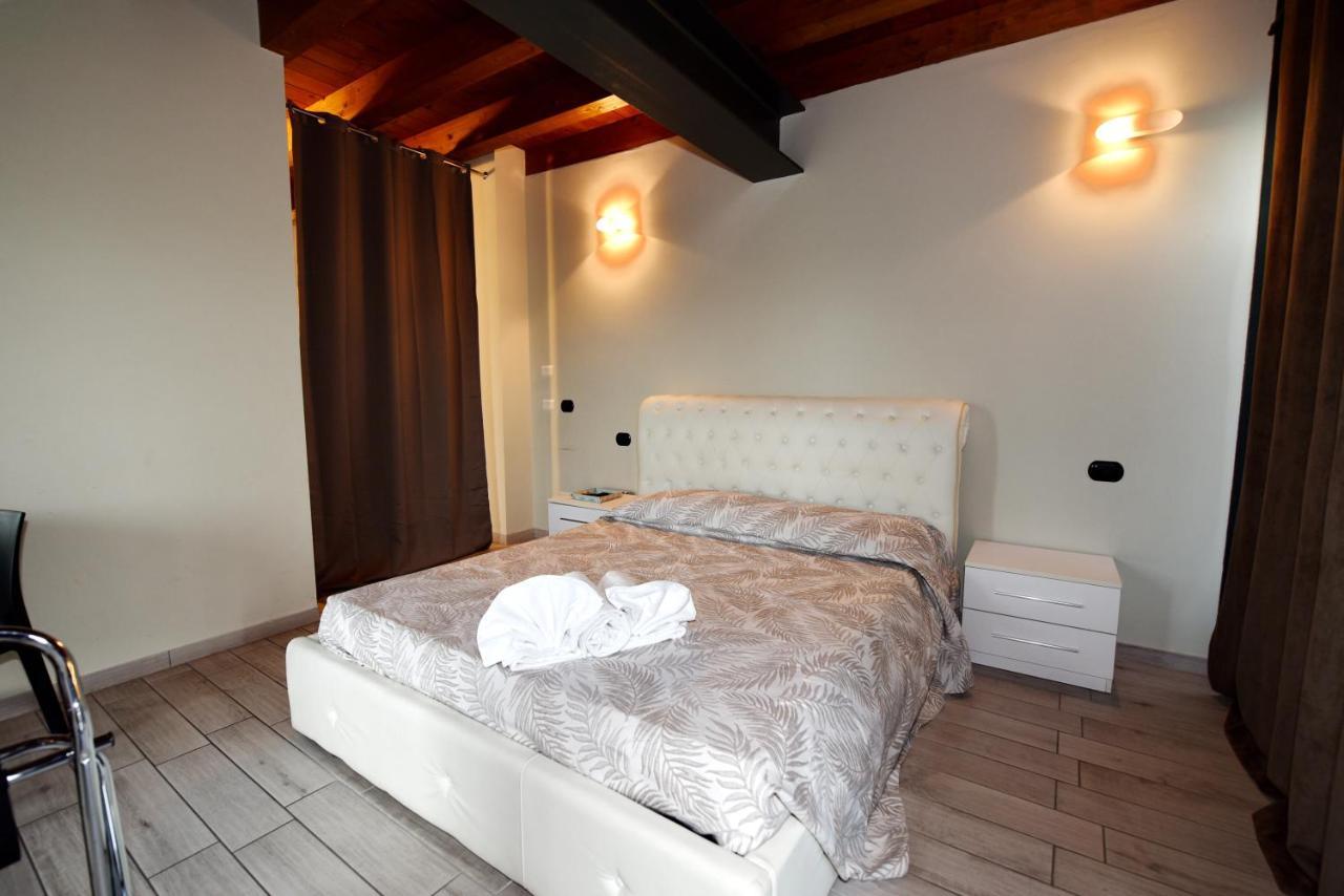 La Terrazza Sul Lago Peschiera del Garda Ngoại thất bức ảnh