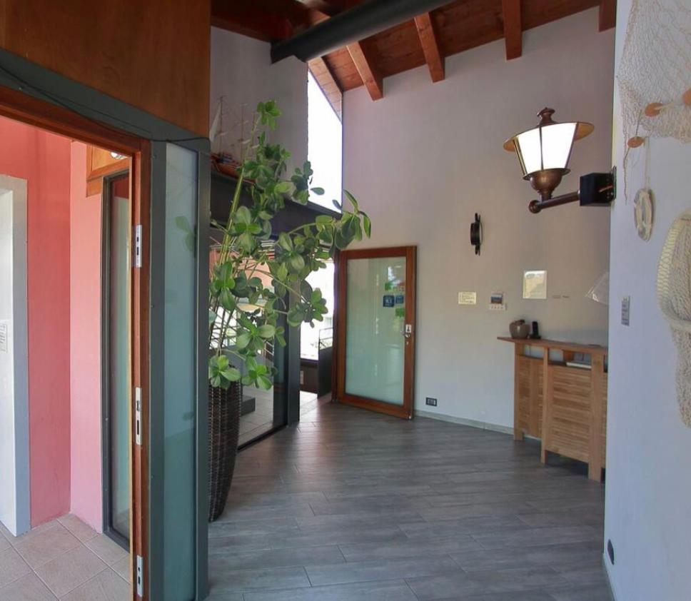 La Terrazza Sul Lago Peschiera del Garda Ngoại thất bức ảnh